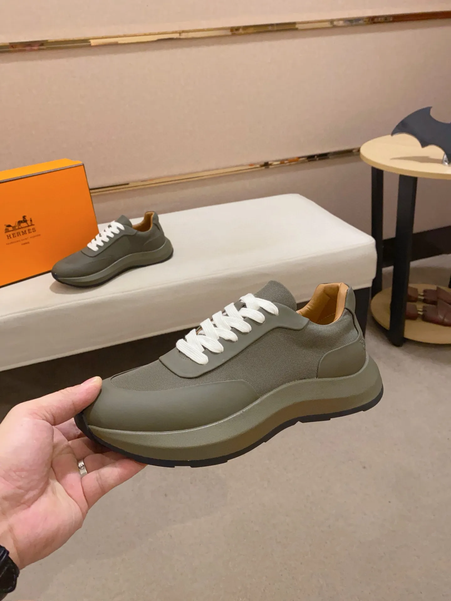 Men's clothing and shoes💰: 600💰《HERMES》【Classic Original Version】Hermès; Top 🔝 Purchasing Agency 🔍🔍Men's latest 🇺🇸 counters are on sale simultaneously, original imported from Italy ▲▲Silk cowhide with breathable fabric ▲▲ (high-end and expensive Qi·Grade) Exquisite workmanship (Italian 🇮🇹Imported water-dyed 🐂cowhide lining) Sole: Original sole provided by the original factory, ⚠️Exclusive double-layer activity·TPR·Rubber·Combined molded outsole; Super·comfortable·wear-resistant·non-slip·environmental protection The real thing is more beautiful if you take the real thing (high quality, follow the order), you can enter and exit the counter at will * Number of yards: 38·39·40·41·42·43·44# (can be customized 45.)